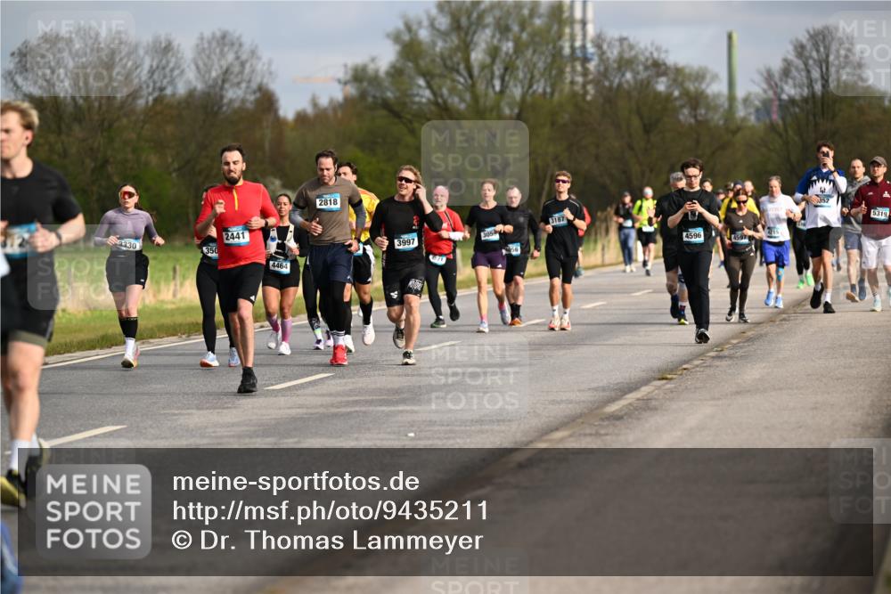 12.04.2026 - 45. Internationalen Wilhelmsburger Insellauf Dr. Thomas Lammeyer http://msf.ph/oto/9435211 12.04.2026 09:23:48 Laufen 3330, 350, 2441, 4464, 2818, 3187, 3997, 3059, 4596, 15, 4597, 352, 5319 meine-sportfotos.de
