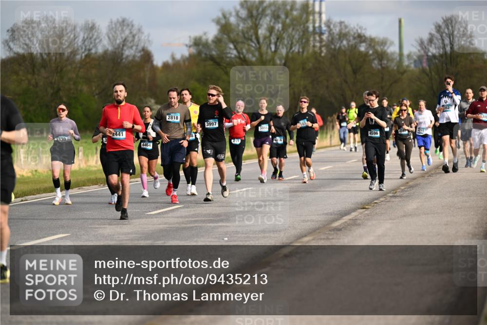 12.04.2026 - 45. Internationalen Wilhelmsburger Insellauf Dr. Thomas Lammeyer http://msf.ph/oto/9435213 12.04.2026 09:23:48 Laufen 230, 3, 441, 4464, 2818, 3997, 971, 3059, 187, 4597, 215, 4596, 319 meine-sportfotos.de
