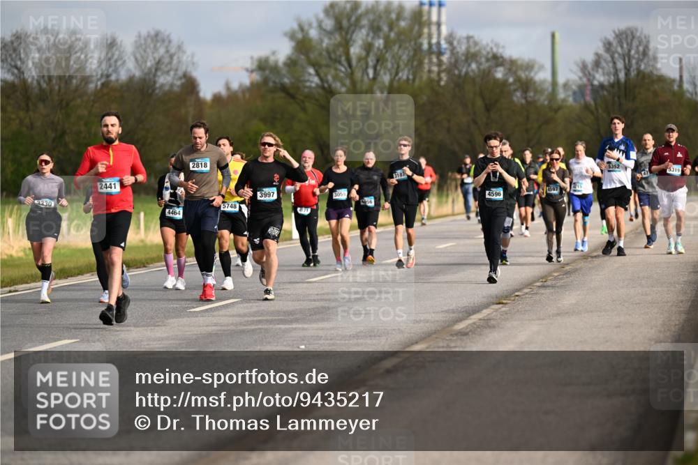 12.04.2026 - 45. Internationalen Wilhelmsburger Insellauf Dr. Thomas Lammeyer http://msf.ph/oto/9435217 12.04.2026 09:23:49 Laufen 2230, 2441, 2818, 4464, 5748, 3997, 971, 3059, 956, 3187, 4596, 215, 1597, 5352, 47, 5319 meine-sportfotos.de