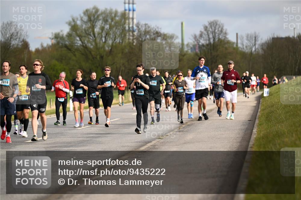 12.04.2026 - 45. Internationalen Wilhelmsburger Insellauf Dr. Thomas Lammeyer http://msf.ph/oto/9435222 12.04.2026 09:23:50 Laufen 2818, 5748, 395, 4971, 3059, 956, 97, 4596, 4595, 597, 215, 5352, 5319 meine-sportfotos.de
