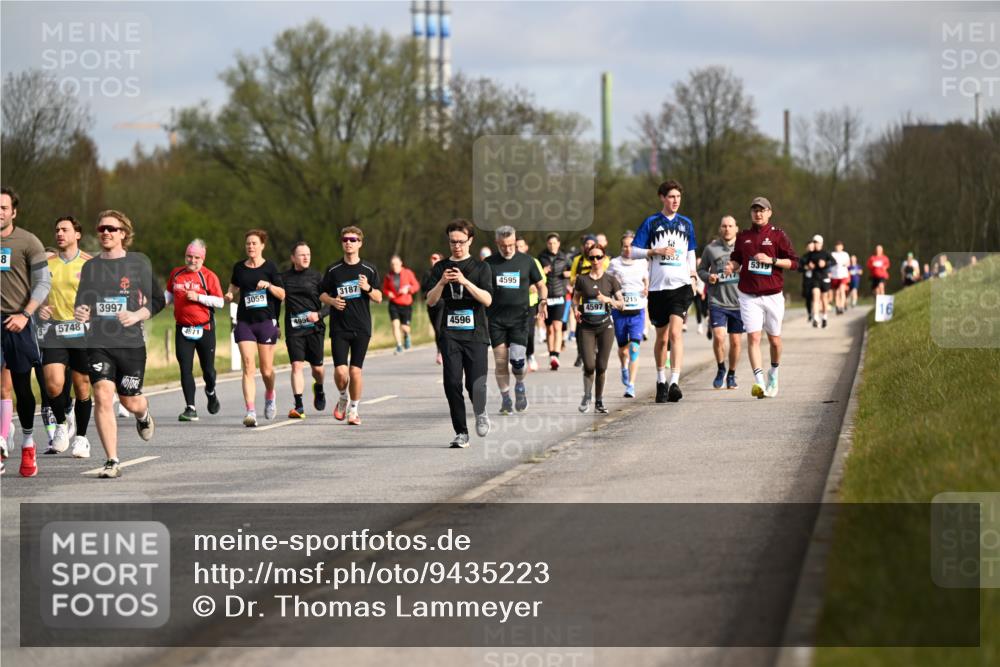 12.04.2026 - 45. Internationalen Wilhelmsburger Insellauf Dr. Thomas Lammeyer http://msf.ph/oto/9435223 12.04.2026 09:23:50 Laufen 8, 5748, 3997, 4971, 3059, 495, 3187, 4596, 4595, 1215, 4597, 5352, 5319, 4717 meine-sportfotos.de