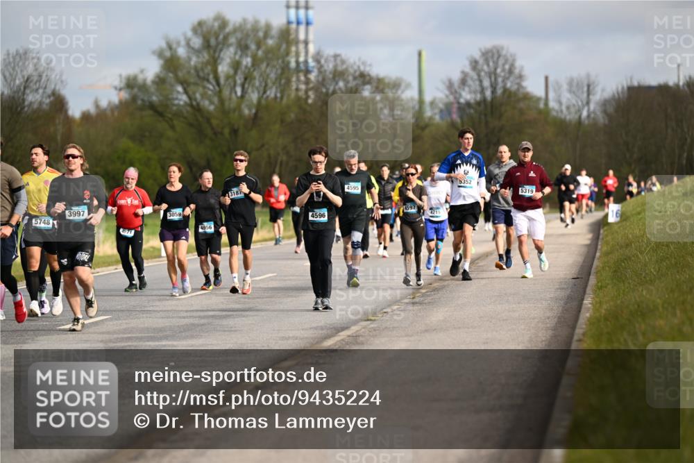 12.04.2026 - 45. Internationalen Wilhelmsburger Insellauf Dr. Thomas Lammeyer http://msf.ph/oto/9435224 12.04.2026 09:23:50 Laufen 5748, 3997, 4971, 3059, 4956, 3187, 4596, 4595, 4597, 4215, 5352, 5319 meine-sportfotos.de