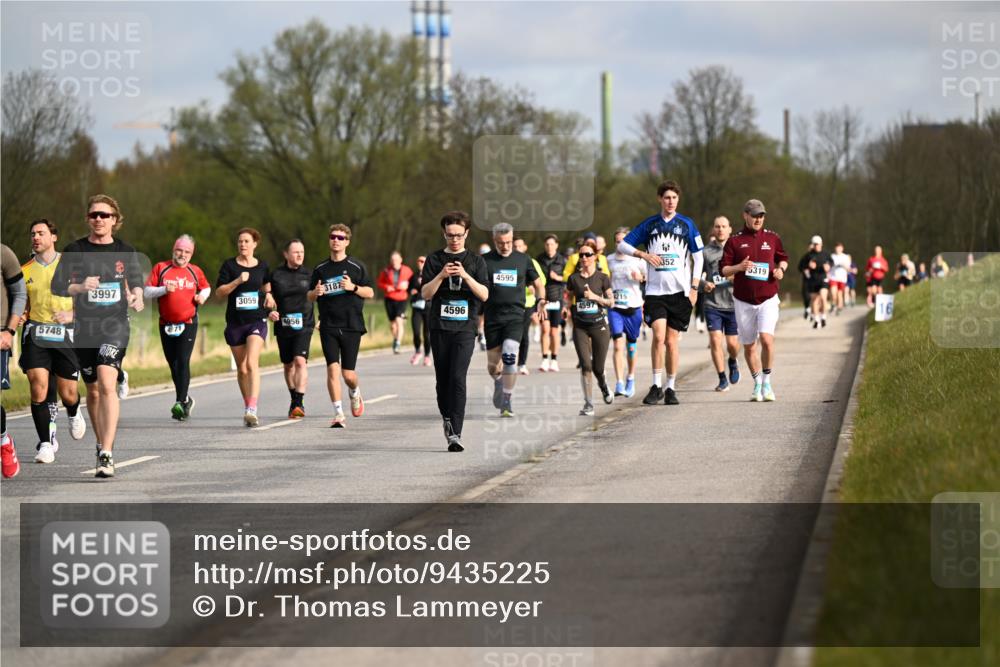 12.04.2026 - 45. Internationalen Wilhelmsburger Insellauf Dr. Thomas Lammeyer http://msf.ph/oto/9435225 12.04.2026 09:23:50 Laufen 5748, 3997, 4971, 3059, 4956, 3187, 4596, 4595, 1215, 4597, 352, 5319 meine-sportfotos.de
