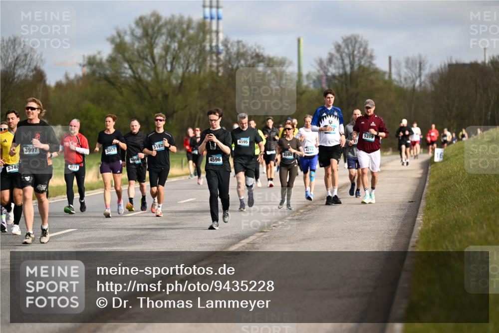 12.04.2026 - 45. Internationalen Wilhelmsburger Insellauf Dr. Thomas Lammeyer http://msf.ph/oto/9435228 12.04.2026 09:23:50 Laufen 3997, 5748, 4971, 3059, 4956, 3187, 4596, 4595, 4215, 4597, 2, 5319 meine-sportfotos.de