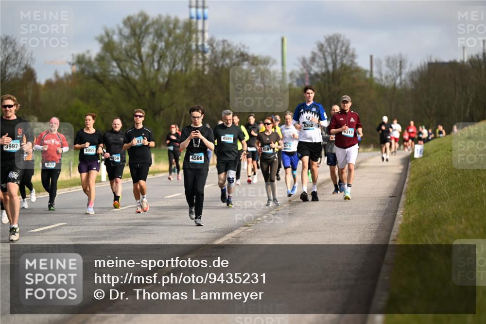 12.04.2026 - 45. Internationalen Wilhelmsburger Insellauf Dr. Thomas Lammeyer http://msf.ph/oto/9435231 12.04.2026 09:23:51 Laufen 3997, 4971, 3059, 4956, 87, 4596, 4595, 4215, 4597, 5352, 5319 meine-sportfotos.de