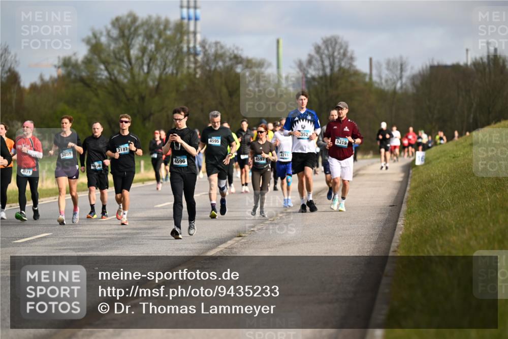 12.04.2026 - 45. Internationalen Wilhelmsburger Insellauf Dr. Thomas Lammeyer http://msf.ph/oto/9435233 12.04.2026 09:23:51 Laufen 4971, 3059, 3187, 4596, 4595, 4215, 4597, 352, 5319 meine-sportfotos.de
