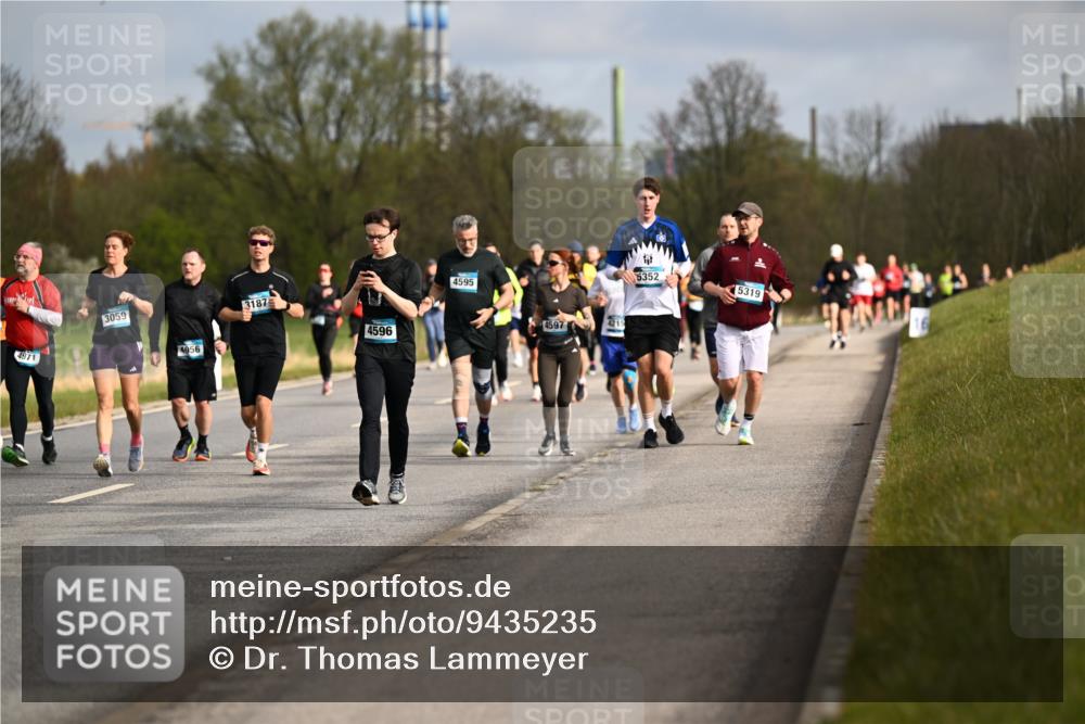 12.04.2026 - 45. Internationalen Wilhelmsburger Insellauf Dr. Thomas Lammeyer http://msf.ph/oto/9435235 12.04.2026 09:23:52 Laufen 4971, 3059, 4956, 3187, 4596, 4595, 4597, 4219, 5352, 5319 meine-sportfotos.de