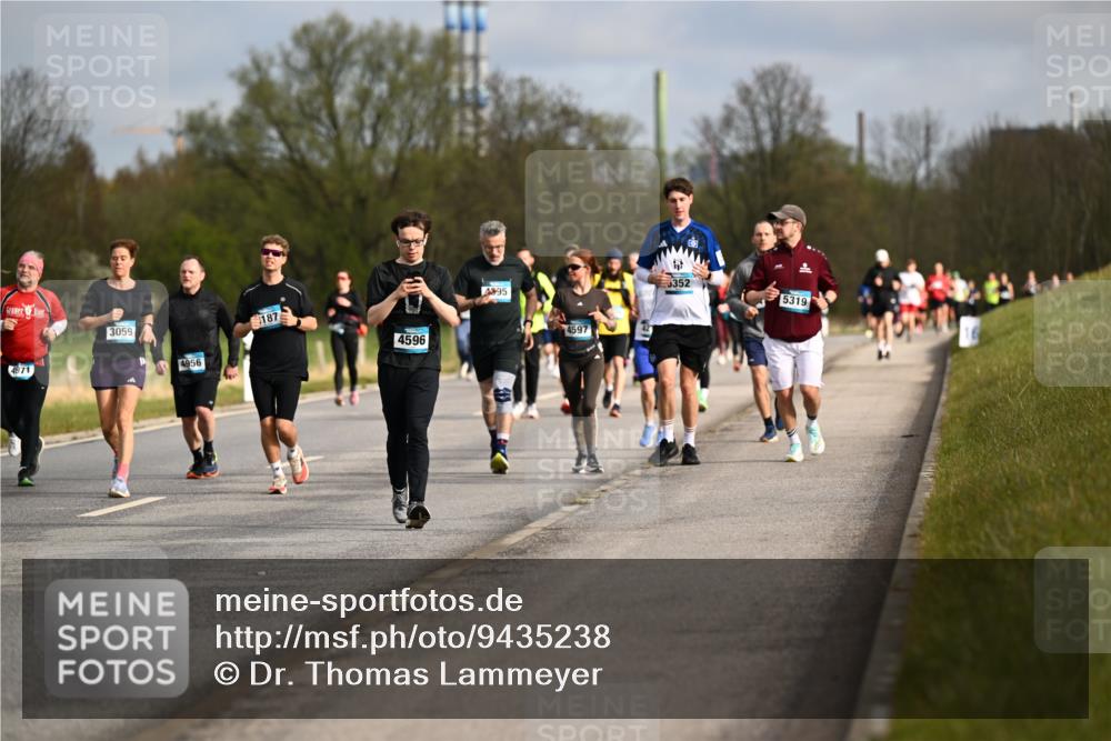 12.04.2026 - 45. Internationalen Wilhelmsburger Insellauf Dr. Thomas Lammeyer http://msf.ph/oto/9435238 12.04.2026 09:23:52 Laufen 4971, 3059, 4956, 187, 4596, 95, 4597, 5352, 5319 meine-sportfotos.de