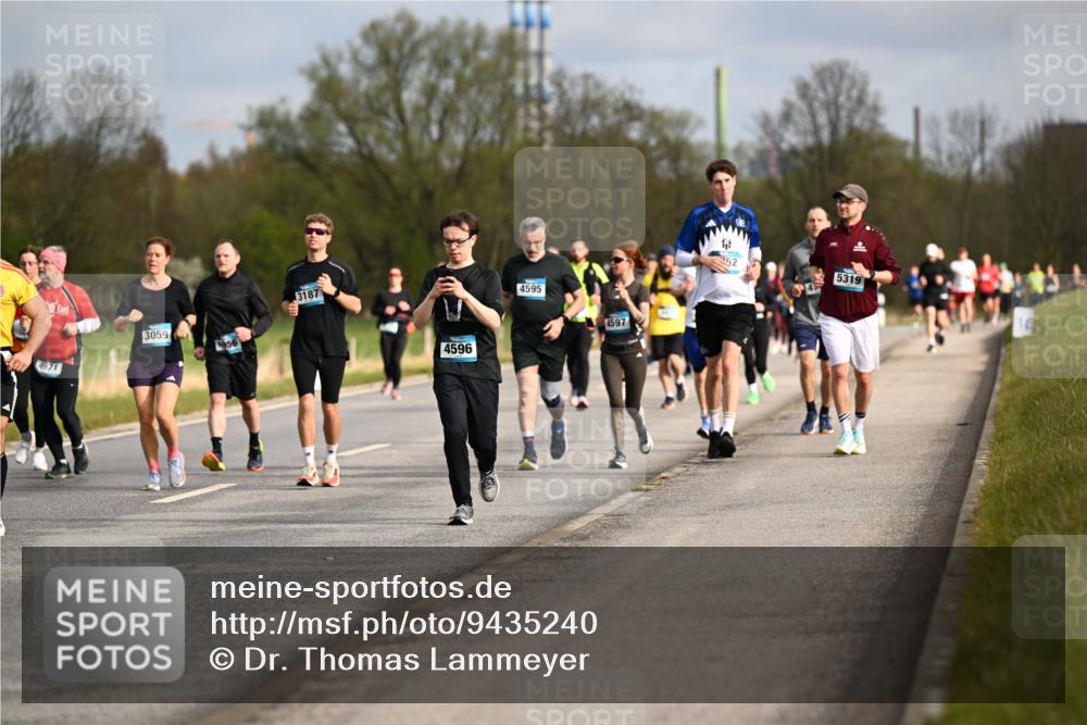 12.04.2026 - 45. Internationalen Wilhelmsburger Insellauf Dr. Thomas Lammeyer http://msf.ph/oto/9435240 12.04.2026 09:23:53 Laufen 4971, 3059, 956, 3187, 4596, 4595, 4597, 52, 5319 meine-sportfotos.de