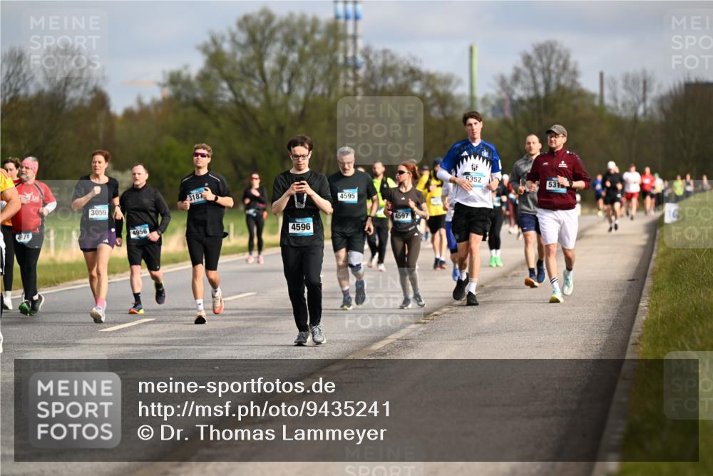 12.04.2026 - 45. Internationalen Wilhelmsburger Insellauf Dr. Thomas Lammeyer http://msf.ph/oto/9435241 12.04.2026 09:23:53 Laufen 3059, 4956, 3187, 4596, 4595, 4597, 5352, 531 meine-sportfotos.de