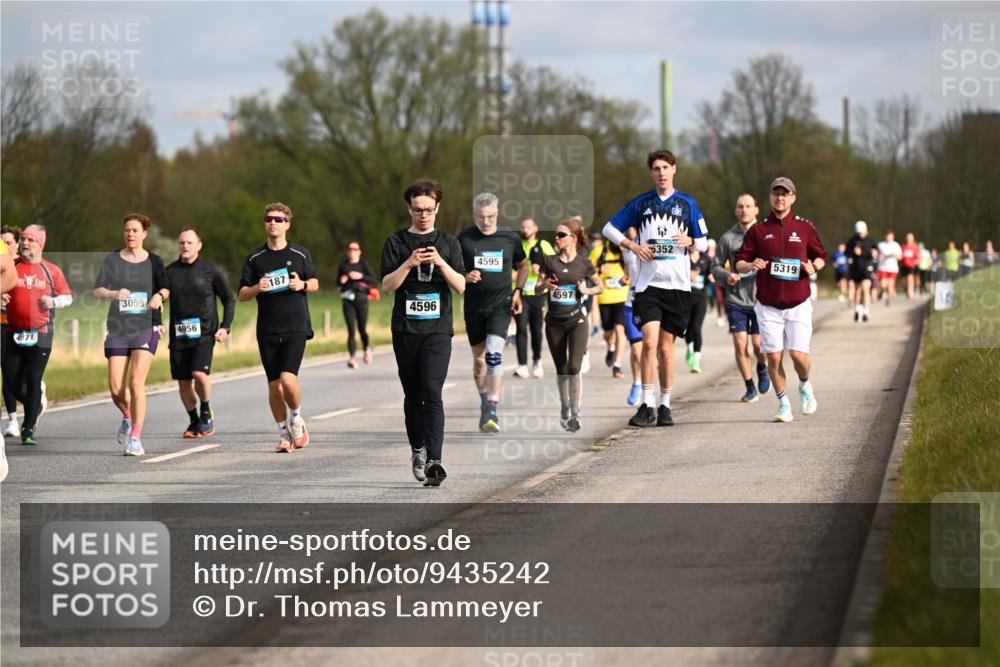 12.04.2026 - 45. Internationalen Wilhelmsburger Insellauf Dr. Thomas Lammeyer http://msf.ph/oto/9435242 12.04.2026 09:23:53 Laufen 4971, 3059, 4956, 187, 4596, 4595, 4597, 5352, 5319 meine-sportfotos.de