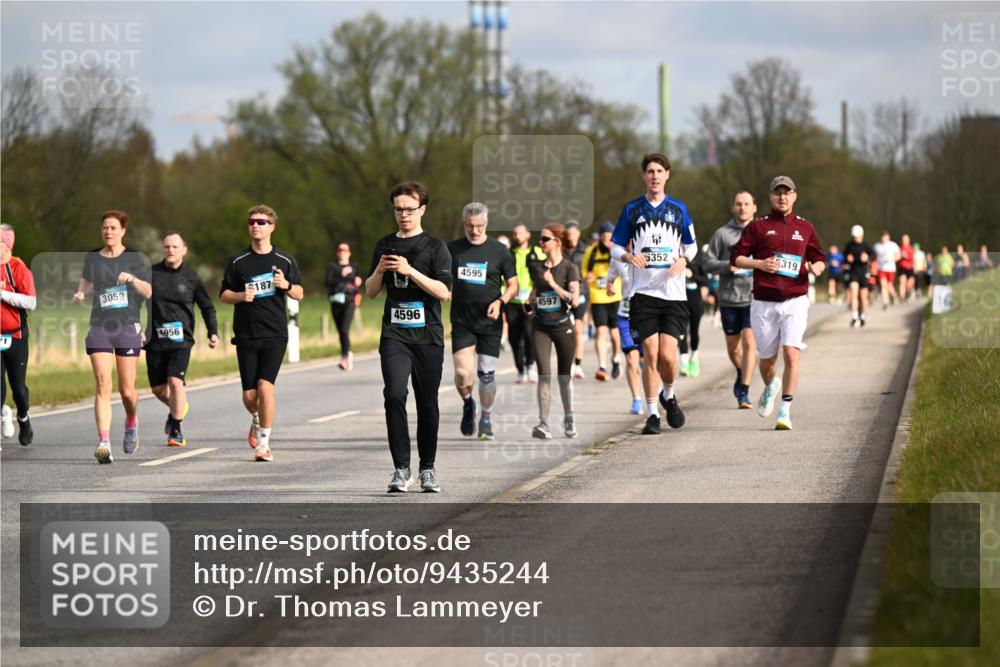 12.04.2026 - 45. Internationalen Wilhelmsburger Insellauf Dr. Thomas Lammeyer http://msf.ph/oto/9435244 12.04.2026 09:23:53 Laufen 3059, 4956, 187, 4596, 4595, 4597, 163, 5352, 319 meine-sportfotos.de