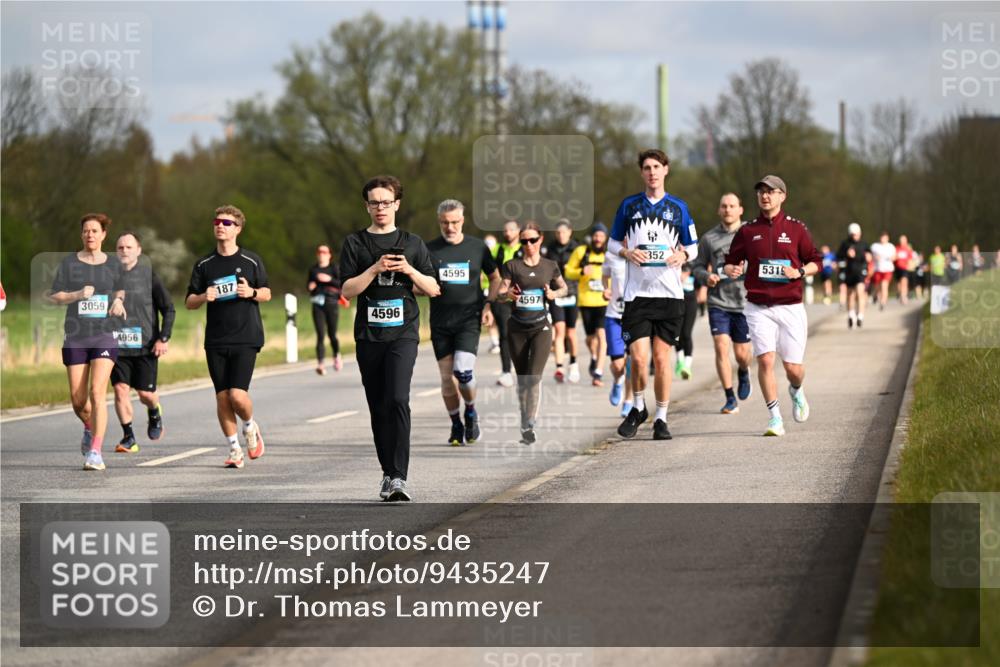 12.04.2026 - 45. Internationalen Wilhelmsburger Insellauf Dr. Thomas Lammeyer http://msf.ph/oto/9435247 12.04.2026 09:23:54 Laufen 3059, 4956, 187, 4596, 4595, 4597, 352, 5315 meine-sportfotos.de