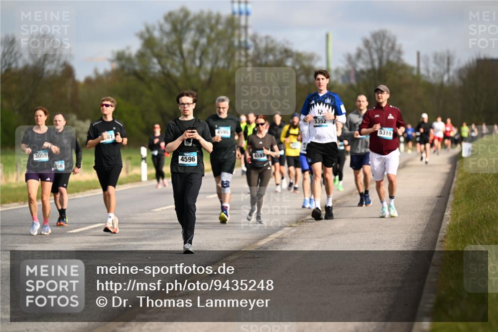 12.04.2026 - 45. Internationalen Wilhelmsburger Insellauf Dr. Thomas Lammeyer http://msf.ph/oto/9435248 12.04.2026 09:23:54 Laufen 3059, 56, 87, 4596, 4595, 4597, 5352, 5319 meine-sportfotos.de