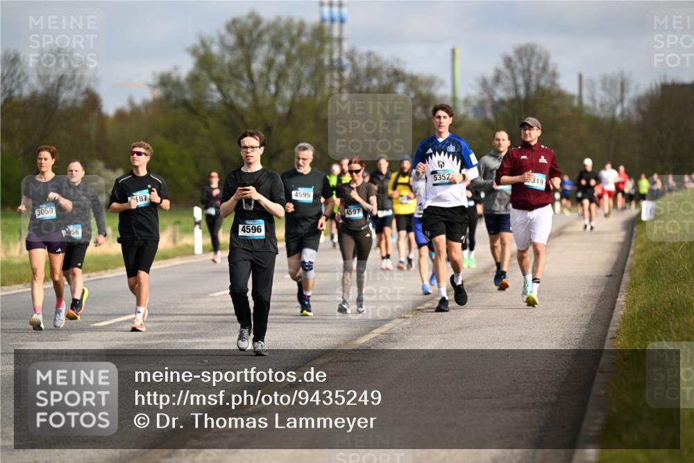 12.04.2026 - 45. Internationalen Wilhelmsburger Insellauf Dr. Thomas Lammeyer http://msf.ph/oto/9435249 12.04.2026 09:23:54 Laufen 3059, 1956, 187, 4596, 4595, 4597, 5352, 319 meine-sportfotos.de