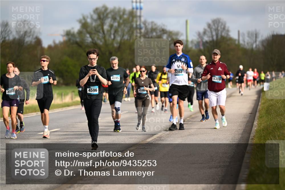 12.04.2026 - 45. Internationalen Wilhelmsburger Insellauf Dr. Thomas Lammeyer http://msf.ph/oto/9435253 12.04.2026 09:23:54 Laufen 87, 3059, 4596, 4595, 459, 5352, 5319 meine-sportfotos.de