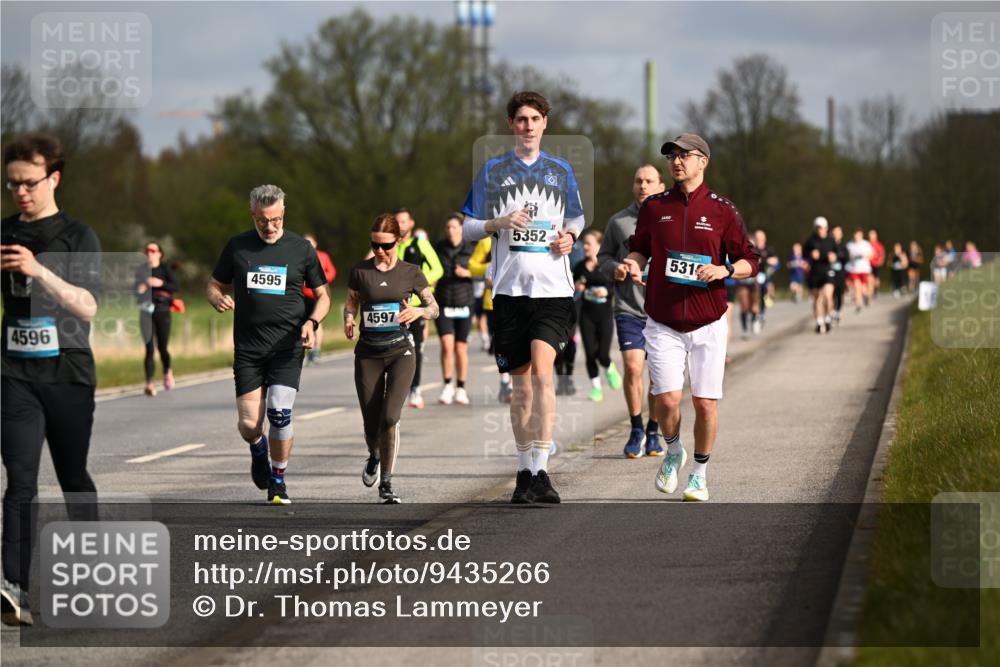 12.04.2026 - 45. Internationalen Wilhelmsburger Insellauf Dr. Thomas Lammeyer http://msf.ph/oto/9435266 12.04.2026 09:23:57 Laufen 4596, 4595, 4597, 5352, 531 meine-sportfotos.de