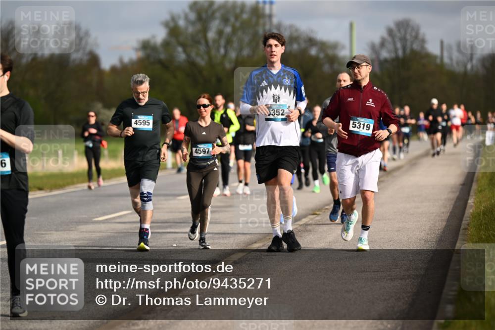 12.04.2026 - 45. Internationalen Wilhelmsburger Insellauf Dr. Thomas Lammeyer http://msf.ph/oto/9435271 12.04.2026 09:23:58 Laufen 6, 4595, 4597, 5352, 5319 meine-sportfotos.de