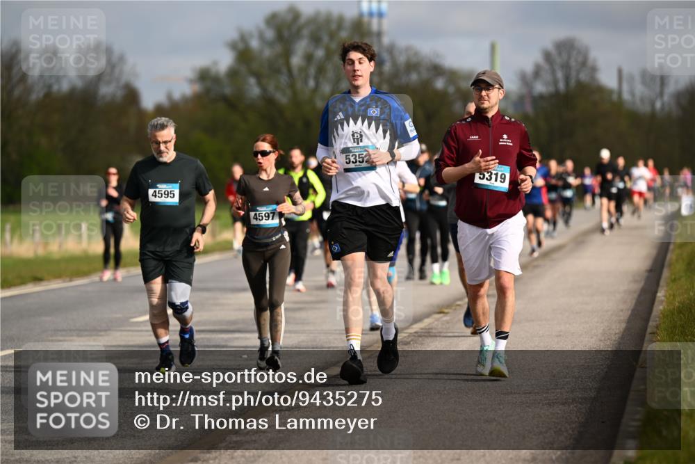12.04.2026 - 45. Internationalen Wilhelmsburger Insellauf Dr. Thomas Lammeyer http://msf.ph/oto/9435275 12.04.2026 09:23:58 Laufen 4595, 4597, 2, 5352, 5319 meine-sportfotos.de