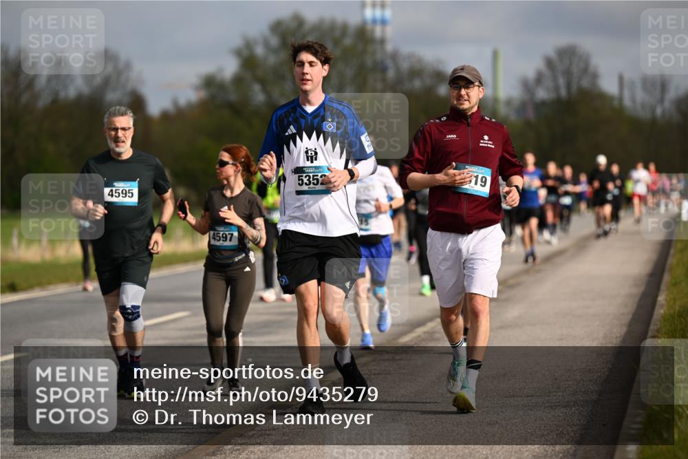 12.04.2026 - 45. Internationalen Wilhelmsburger Insellauf Dr. Thomas Lammeyer http://msf.ph/oto/9435279 12.04.2026 09:23:59 Laufen 4595, 4597, 5352, 19 meine-sportfotos.de