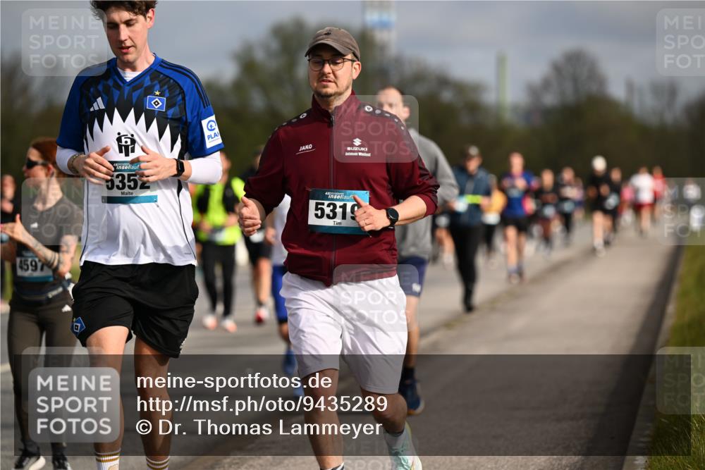 12.04.2026 - 45. Internationalen Wilhelmsburger Insellauf Dr. Thomas Lammeyer http://msf.ph/oto/9435289 12.04.2026 09:24:01 Laufen 4597, 5352, 5319 meine-sportfotos.de