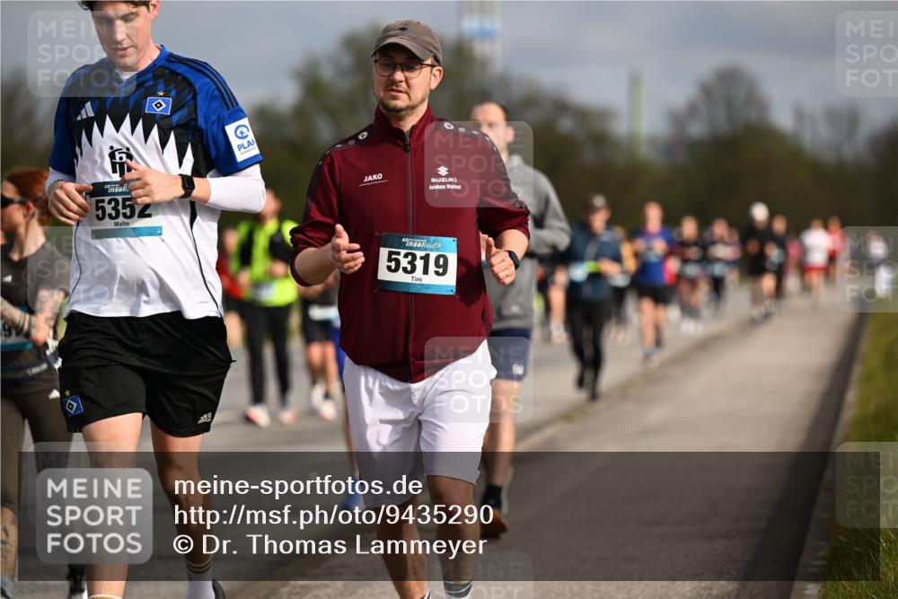 12.04.2026 - 45. Internationalen Wilhelmsburger Insellauf Dr. Thomas Lammeyer http://msf.ph/oto/9435290 12.04.2026 09:24:01 Laufen 5352, 5319 meine-sportfotos.de