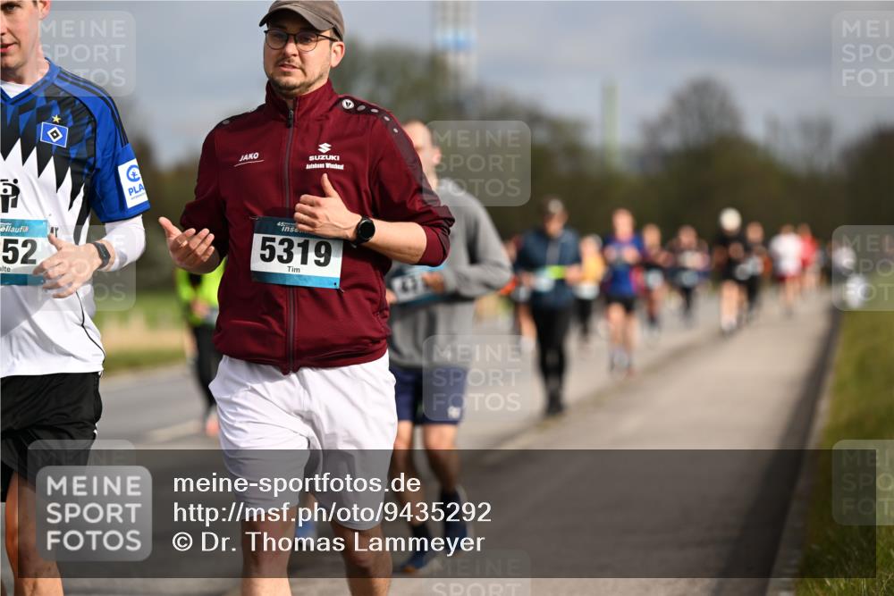 12.04.2026 - 45. Internationalen Wilhelmsburger Insellauf Dr. Thomas Lammeyer http://msf.ph/oto/9435292 12.04.2026 09:24:02 Laufen 52, 5319 meine-sportfotos.de