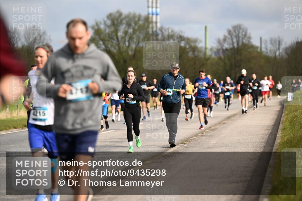 12.04.2026 - 45. Internationalen Wilhelmsburger Insellauf Dr. Thomas Lammeyer http://msf.ph/oto/9435298 12.04.2026 09:24:03 Laufen 215, 4396, 69 meine-sportfotos.de