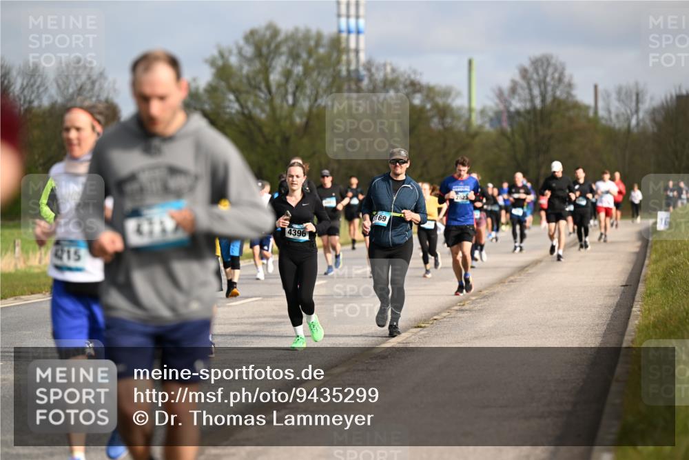 12.04.2026 - 45. Internationalen Wilhelmsburger Insellauf Dr. Thomas Lammeyer http://msf.ph/oto/9435299 12.04.2026 09:24:03 Laufen 415, 4396, 169, 2821 meine-sportfotos.de