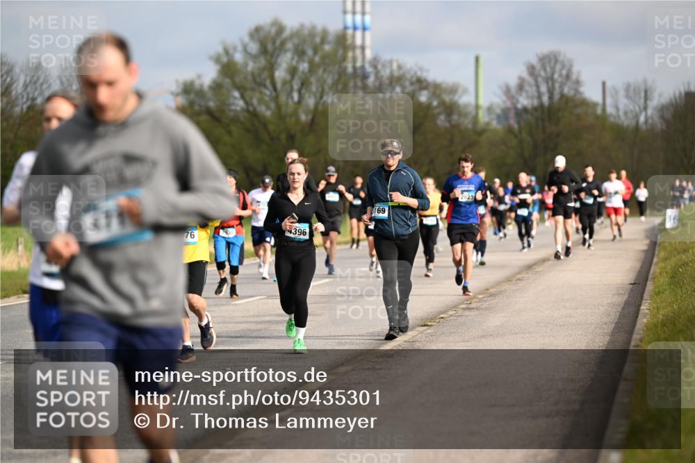 12.04.2026 - 45. Internationalen Wilhelmsburger Insellauf Dr. Thomas Lammeyer http://msf.ph/oto/9435301 12.04.2026 09:24:04 Laufen 4396, 76, 169, 2823 meine-sportfotos.de