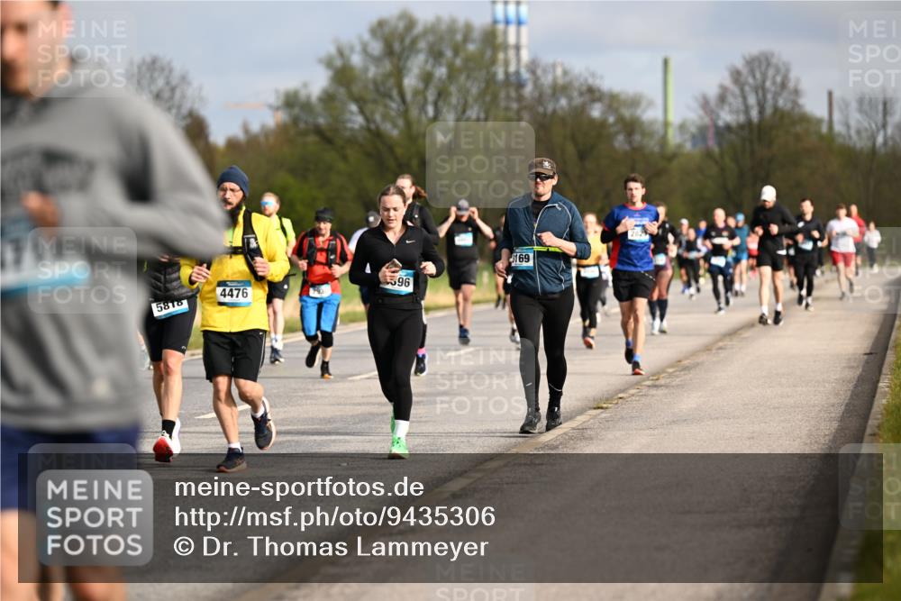 12.04.2026 - 45. Internationalen Wilhelmsburger Insellauf Dr. Thomas Lammeyer http://msf.ph/oto/9435306 12.04.2026 09:24:04 Laufen 4476, 5818, 396, 3169, 282 meine-sportfotos.de