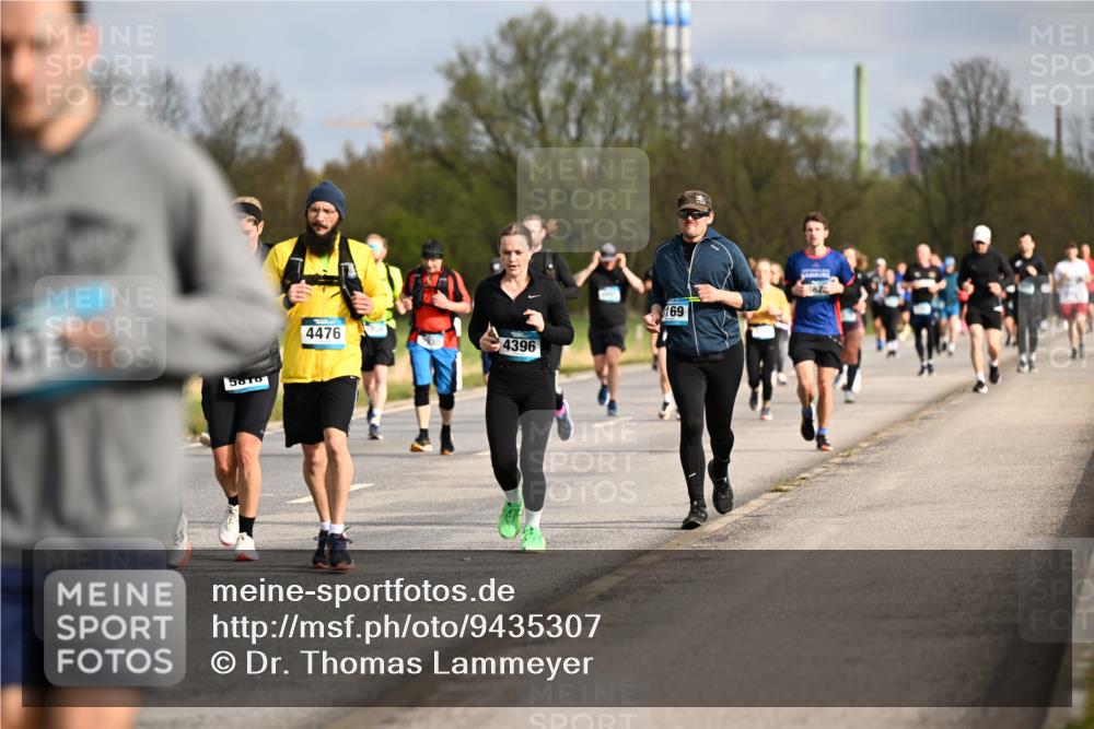 12.04.2026 - 45. Internationalen Wilhelmsburger Insellauf Dr. Thomas Lammeyer http://msf.ph/oto/9435307 12.04.2026 09:24:04 Laufen 5810, 4476, 4396, 169, 282 meine-sportfotos.de