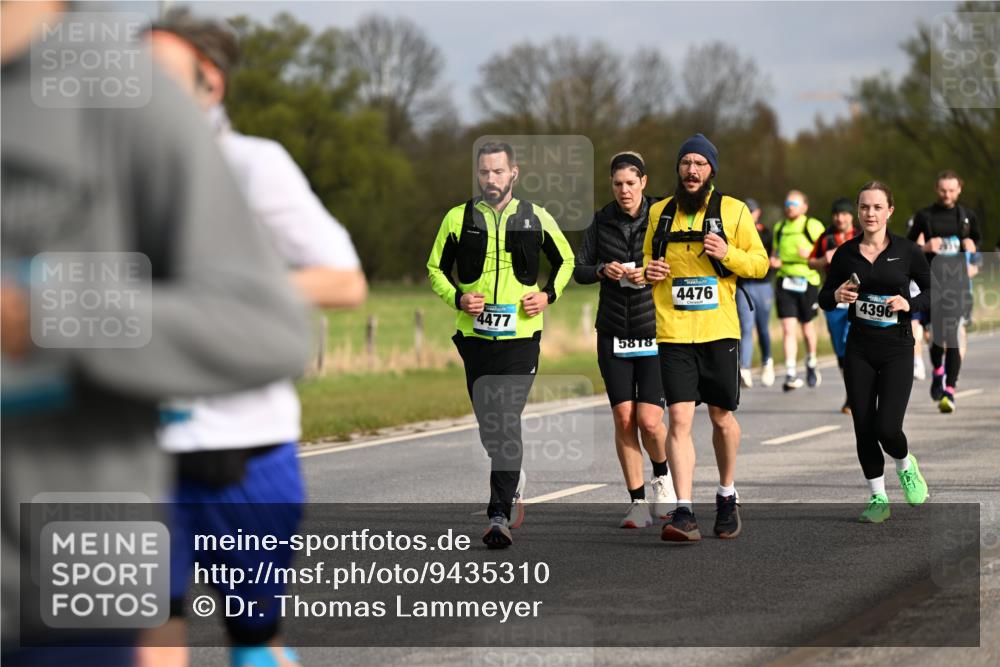 12.04.2026 - 45. Internationalen Wilhelmsburger Insellauf Dr. Thomas Lammeyer http://msf.ph/oto/9435310 12.04.2026 09:24:06 Laufen 4477, 5818, 4476, 4396 meine-sportfotos.de
