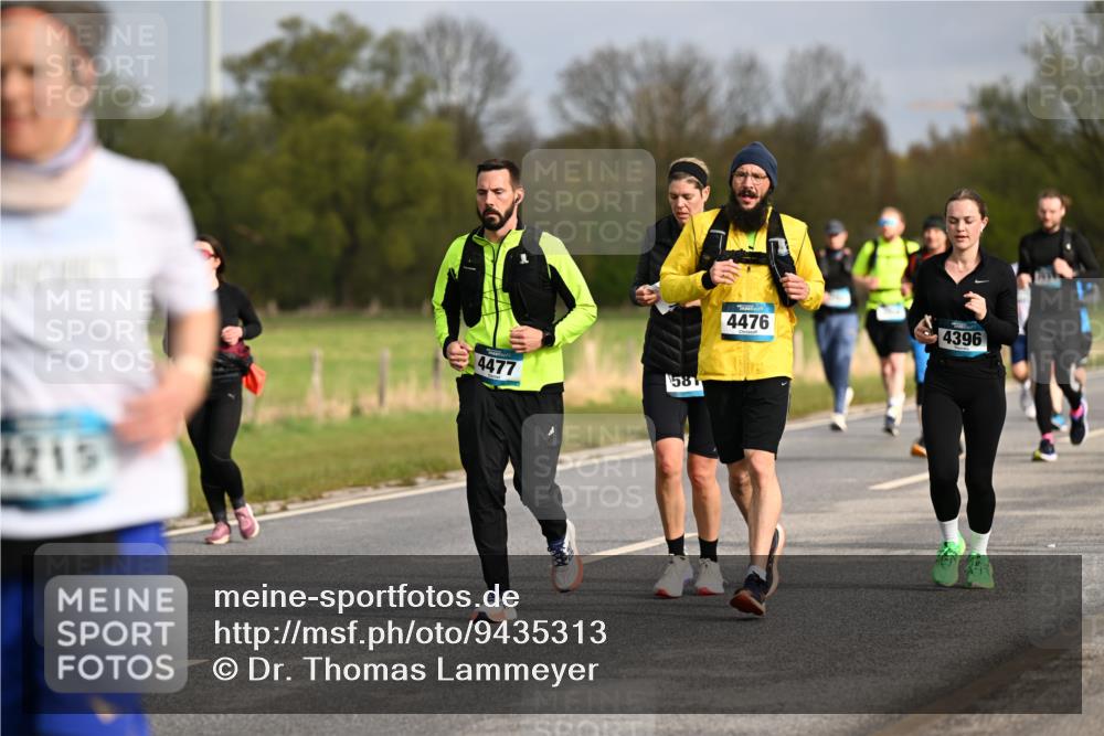 12.04.2026 - 45. Internationalen Wilhelmsburger Insellauf Dr. Thomas Lammeyer http://msf.ph/oto/9435313 12.04.2026 09:24:06 Laufen 4215, 4477, 581, 4476, 4396 meine-sportfotos.de