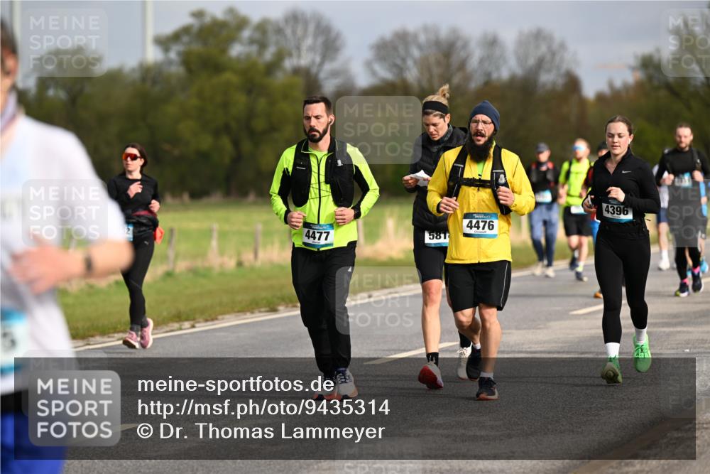 12.04.2026 - 45. Internationalen Wilhelmsburger Insellauf Dr. Thomas Lammeyer http://msf.ph/oto/9435314 12.04.2026 09:24:06 Laufen 4477, 581, 4476, 4396 meine-sportfotos.de