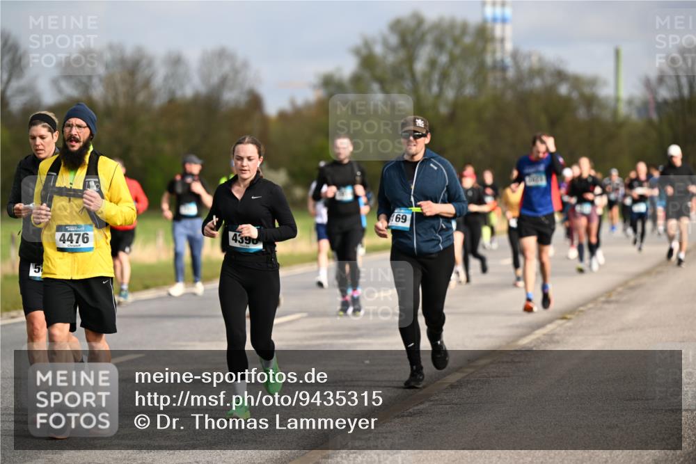 12.04.2026 - 45. Internationalen Wilhelmsburger Insellauf Dr. Thomas Lammeyer http://msf.ph/oto/9435315 12.04.2026 09:24:07 Laufen 4476, 4390, 169 meine-sportfotos.de