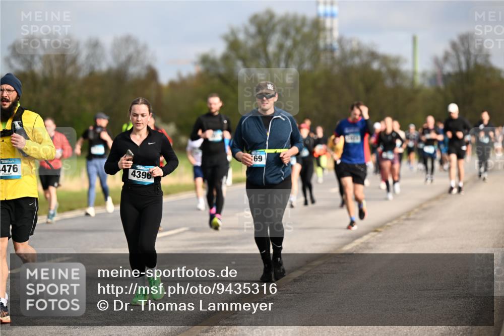 12.04.2026 - 45. Internationalen Wilhelmsburger Insellauf Dr. Thomas Lammeyer http://msf.ph/oto/9435316 12.04.2026 09:24:07 Laufen 476, 4396, 69 meine-sportfotos.de