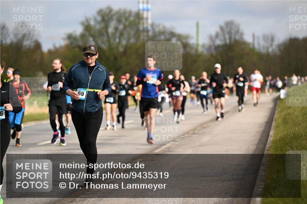 12.04.2026 - 45. Internationalen Wilhelmsburger Insellauf Dr. Thomas Lammeyer http://msf.ph/oto/9435319 12.04.2026 09:24:08 Laufen 69, 9 meine-sportfotos.de