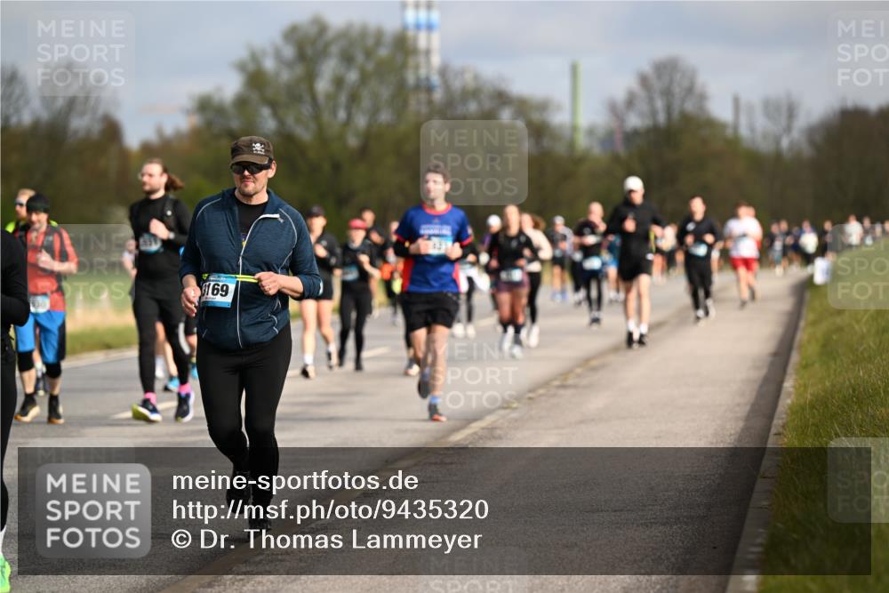 12.04.2026 - 45. Internationalen Wilhelmsburger Insellauf Dr. Thomas Lammeyer http://msf.ph/oto/9435320 12.04.2026 09:24:08 Laufen 169 meine-sportfotos.de