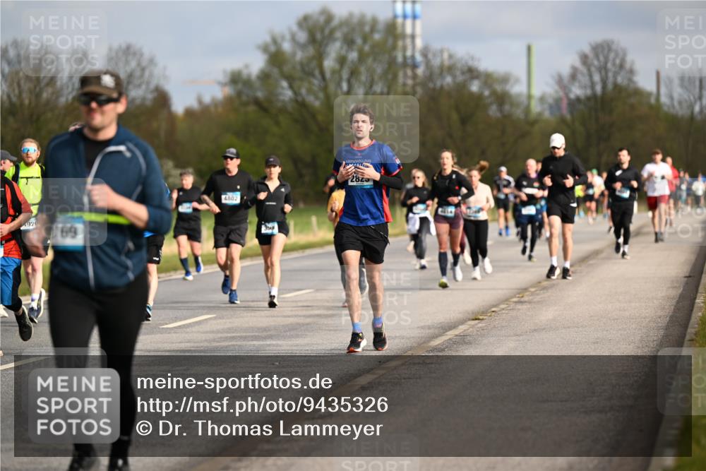 12.04.2026 - 45. Internationalen Wilhelmsburger Insellauf Dr. Thomas Lammeyer http://msf.ph/oto/9435326 12.04.2026 09:24:10 Laufen 1920, 4802, 2825 meine-sportfotos.de