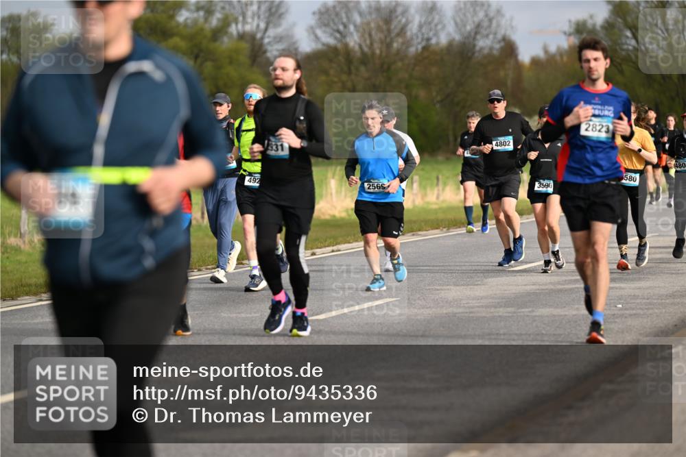 12.04.2026 - 45. Internationalen Wilhelmsburger Insellauf Dr. Thomas Lammeyer http://msf.ph/oto/9435336 12.04.2026 09:24:12 Laufen 492, 256, 315, 4802, 2823, 3596, 580, 480 meine-sportfotos.de