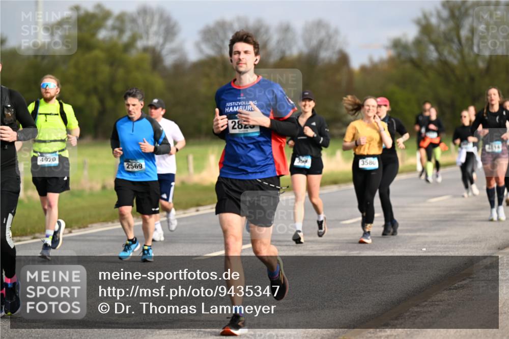 12.04.2026 - 45. Internationalen Wilhelmsburger Insellauf Dr. Thomas Lammeyer http://msf.ph/oto/9435347 12.04.2026 09:24:14 Laufen 4920, 2569, 282, 4614, 3580 meine-sportfotos.de