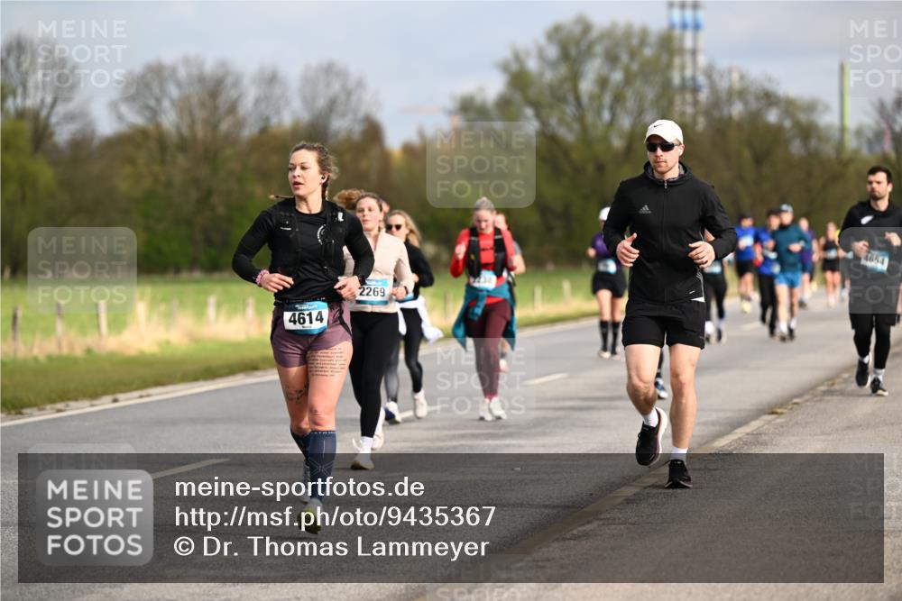 12.04.2026 - 45. Internationalen Wilhelmsburger Insellauf Dr. Thomas Lammeyer http://msf.ph/oto/9435367 12.04.2026 09:24:18 Laufen 4614, 2269, 4654 meine-sportfotos.de