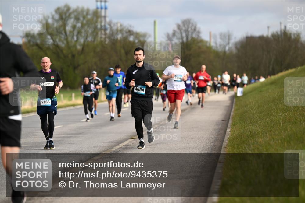 12.04.2026 - 45. Internationalen Wilhelmsburger Insellauf Dr. Thomas Lammeyer http://msf.ph/oto/9435375 12.04.2026 09:24:21 Laufen 4654, 2166, 5298 meine-sportfotos.de