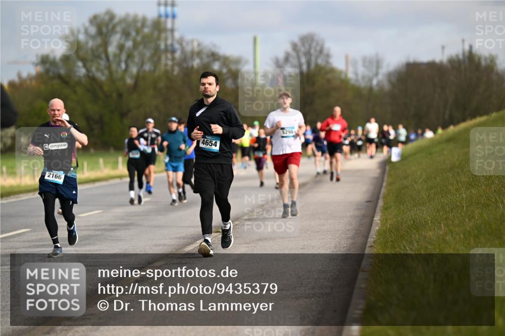 12.04.2026 - 45. Internationalen Wilhelmsburger Insellauf Dr. Thomas Lammeyer http://msf.ph/oto/9435379 12.04.2026 09:24:22 Laufen 4654, 5298, 2166 meine-sportfotos.de
