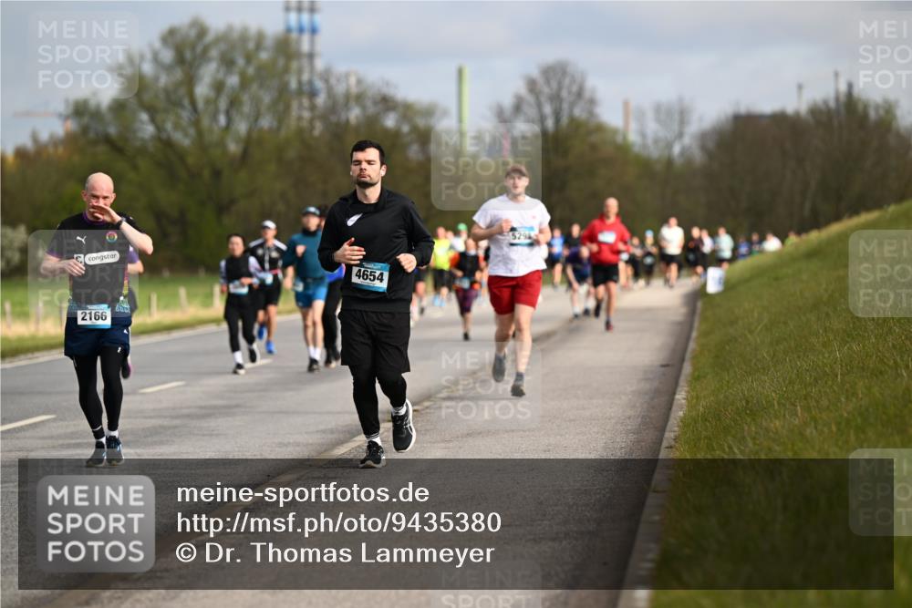 12.04.2026 - 45. Internationalen Wilhelmsburger Insellauf Dr. Thomas Lammeyer http://msf.ph/oto/9435380 12.04.2026 09:24:22 Laufen 4654, 2166, 5294 meine-sportfotos.de