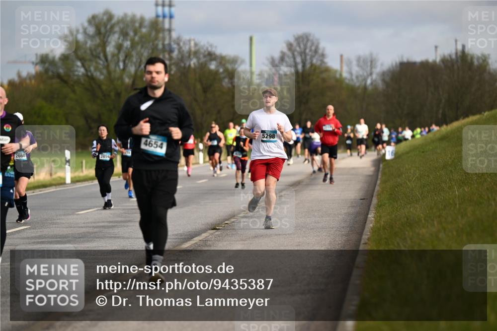 12.04.2026 - 45. Internationalen Wilhelmsburger Insellauf Dr. Thomas Lammeyer http://msf.ph/oto/9435387 12.04.2026 09:24:23 Laufen 2660, 2859, 4654, 5298 meine-sportfotos.de