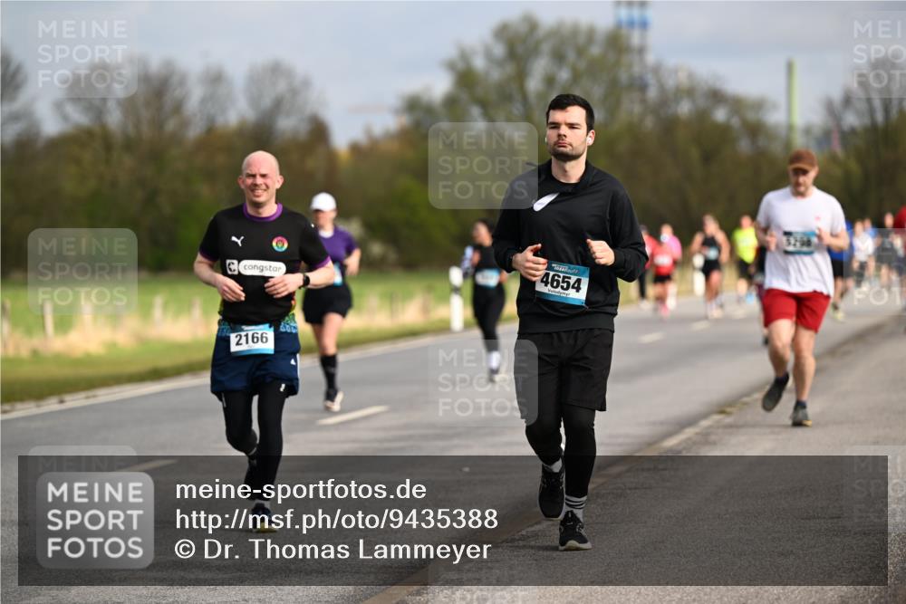 12.04.2026 - 45. Internationalen Wilhelmsburger Insellauf Dr. Thomas Lammeyer http://msf.ph/oto/9435388 12.04.2026 09:24:24 Laufen 2166, 600, 4654 meine-sportfotos.de