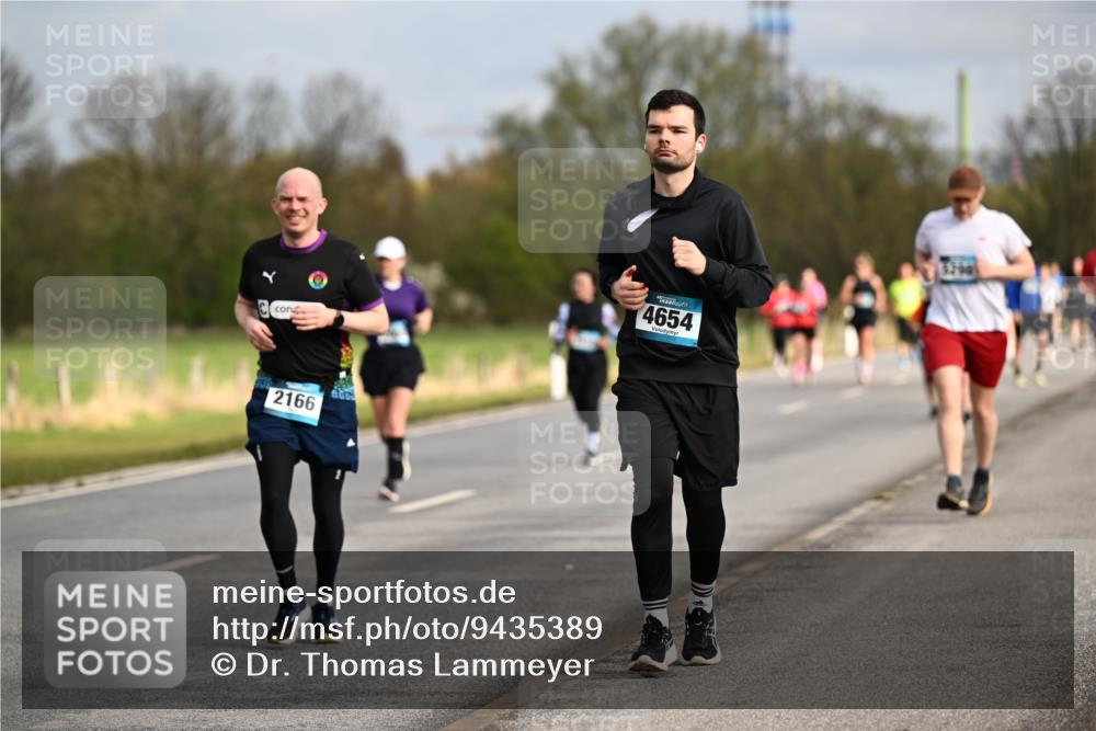 12.04.2026 - 45. Internationalen Wilhelmsburger Insellauf Dr. Thomas Lammeyer http://msf.ph/oto/9435389 12.04.2026 09:24:24 Laufen 4654, 2166 meine-sportfotos.de