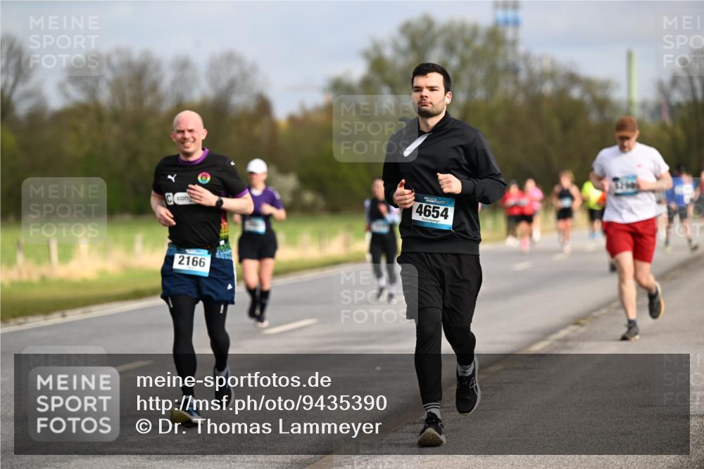 12.04.2026 - 45. Internationalen Wilhelmsburger Insellauf Dr. Thomas Lammeyer http://msf.ph/oto/9435390 12.04.2026 09:24:24 Laufen 4654, 2166 meine-sportfotos.de